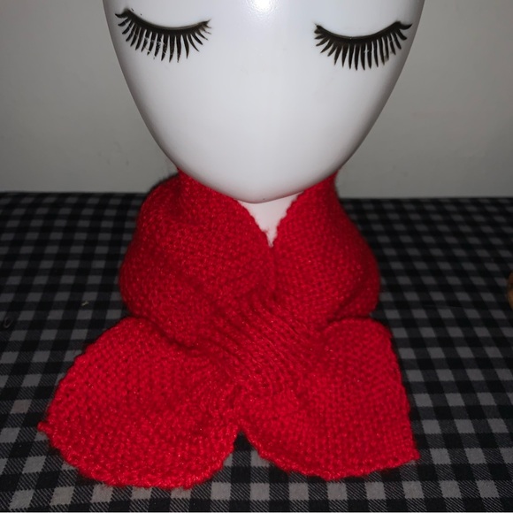 Keyhole Neck Warmer Scarf - Picture 1 of 1